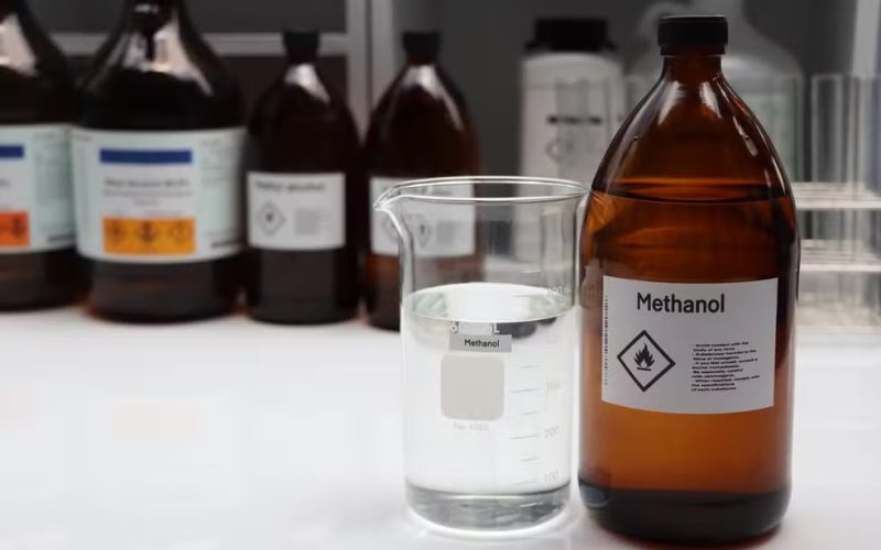 Bebidas adulteradas com metanol: intoxicação pode levar à cegueira e morte em até 48 horas
