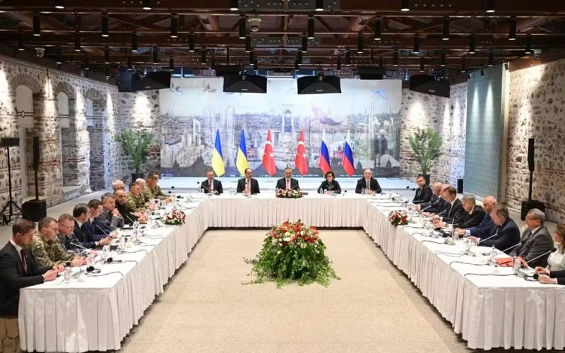 Ucrânia e Rússia fazem maior troca de prisioneiros da guerra, mas cessar-fogo ainda está longe
