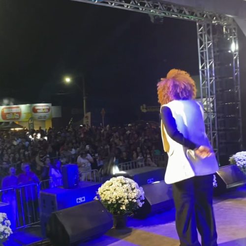 Adora Canedo 2025: Fé, música e união em uma noite inesquecível