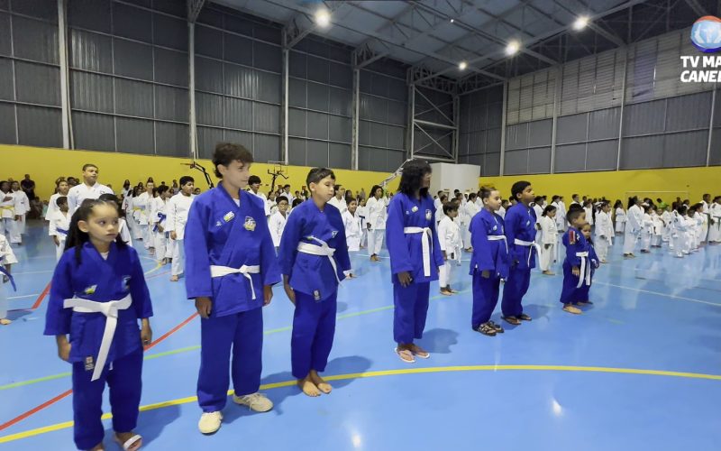Senador Canedo realiza entrega de faixas para alunos de artes marciais