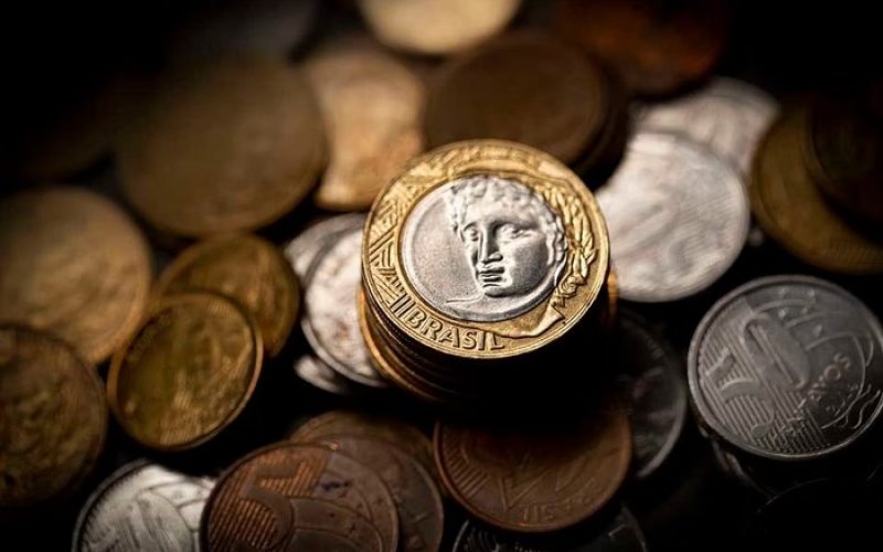 Dívida pública federal sobe para R$ 7,62 trilhões em abril e Tesouro amplia reserva de emergência