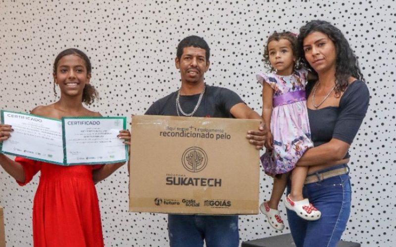 Senador Canedo celebra conquista de 86 alunos e avança na inclusão digital e qualificação profissional