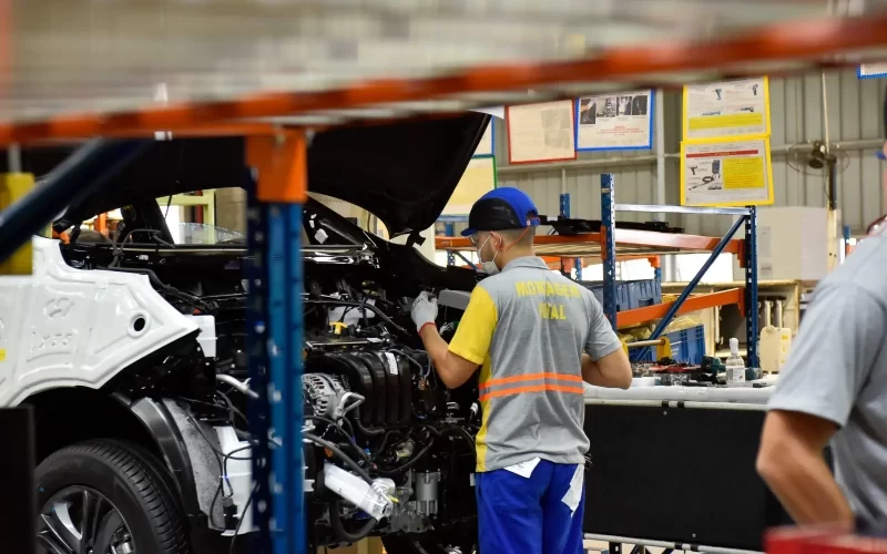 Desemprego em Goiás cai para 4,4% no segundo trimestre de 2025, aponta IBGE