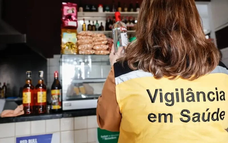 São Paulo investiga 192 casos de intoxicação por metanol; 9 mortes e 11 estabelecimentos interditados
