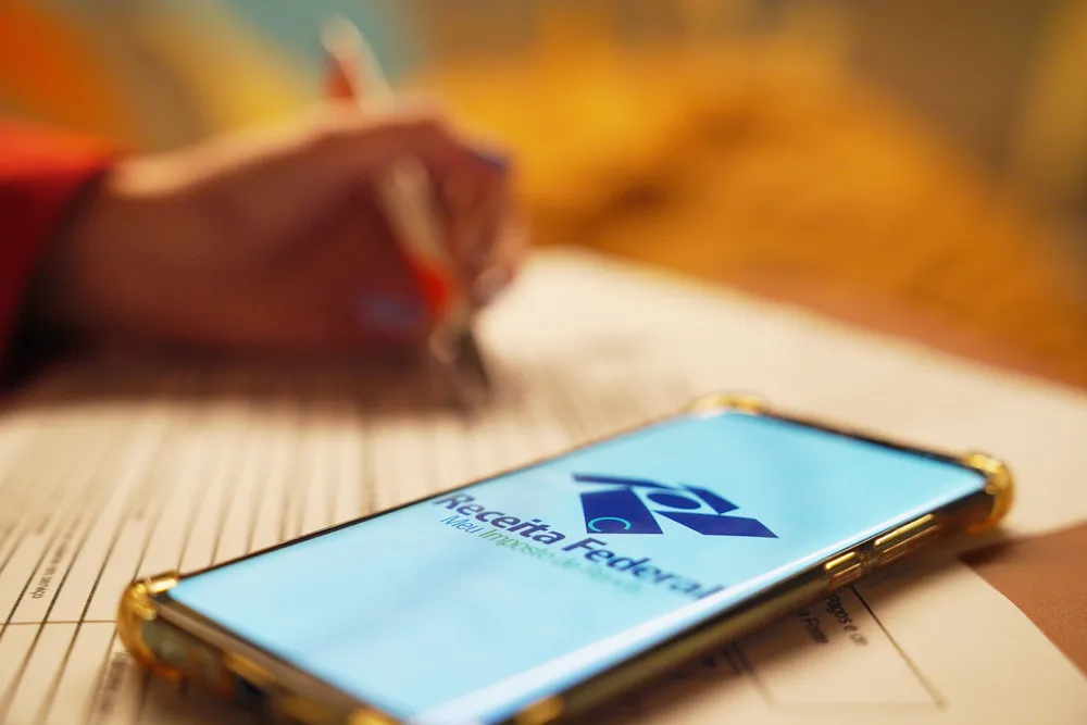 Receita Federal inicia pagamento recorde de R$ 11 bilhões em restituições do IR nesta sexta (30)