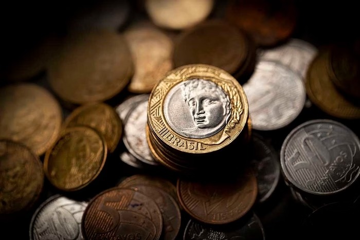 Dívida pública federal sobe para R$ 7,62 trilhões em abril e Tesouro amplia reserva de emergência