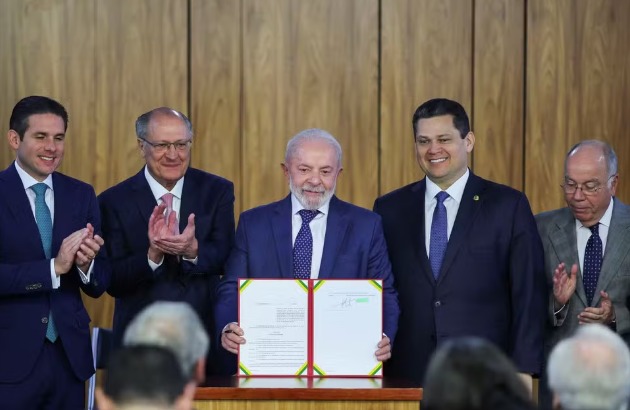 Governo lança “Brasil Soberano” com R$ 30 bi para exportadores e alerta fiscal divide especialistas