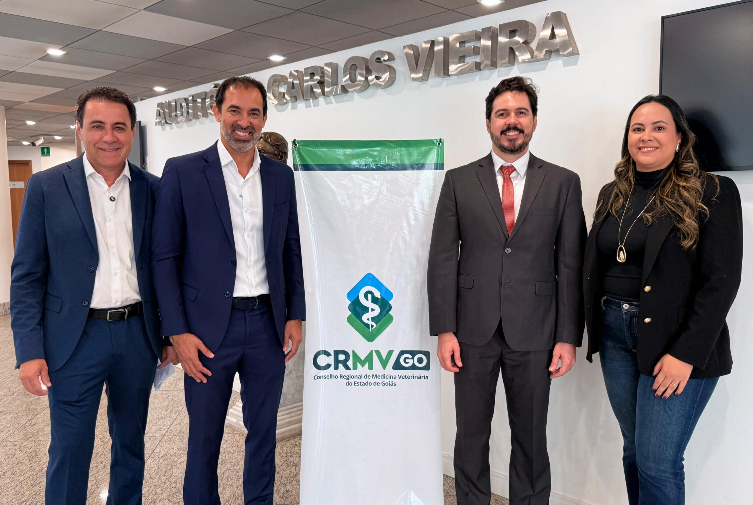 Senador Canedo se destaca no 1º Fórum de Manejo Populacional de Cães e Gatos