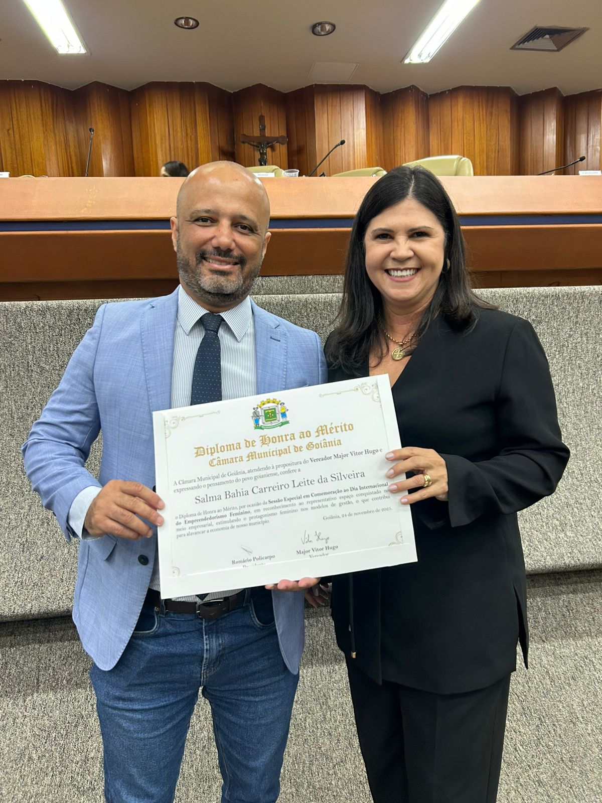 Salma Bahia recebe Diploma de Honra ao Mérito na Câmara Municipal de Goiânia