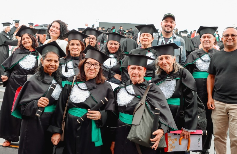 Inclusão digital: 21 idosos de Senador Canedo concluem o programa Cidadão Tech 60+