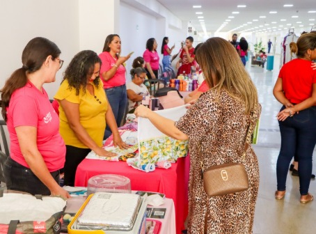 Senador Canedo realiza a primeira Feira das Mulheres Empreendedoras de 2026 no Paço Municipal