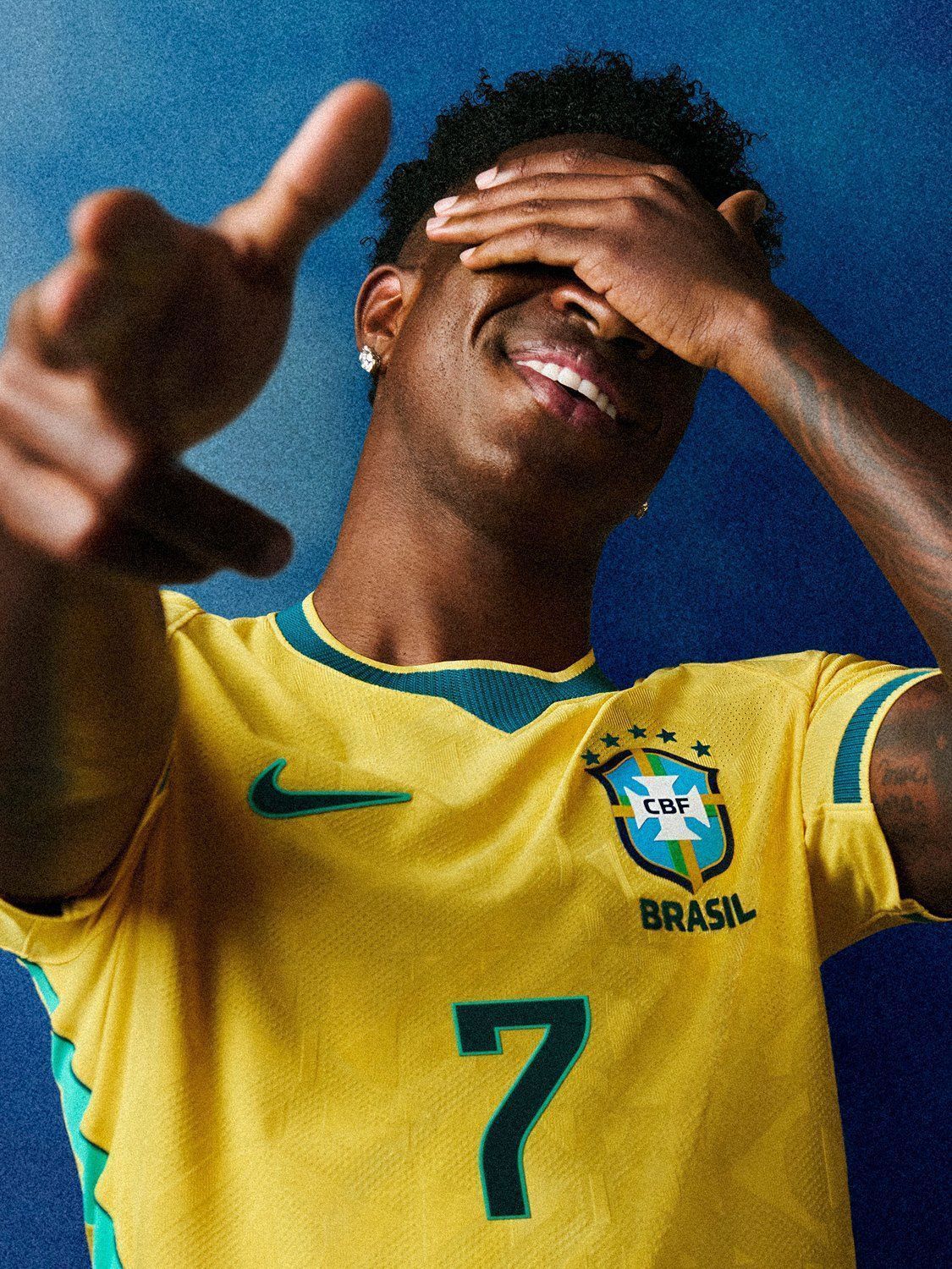 CBF apresenta nova camisa da Seleção para a Copa do Mundo de 2026