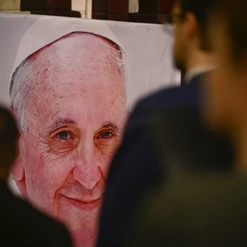 Morte de Francisco abre disputa ideológica na Igreja; novo papa será escolhido entre 5 e 10 de maio