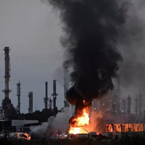 Trump cogita bombardear Irã em meio à escalada da guerra com Israel