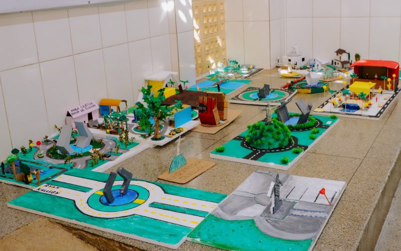 Alunos da Escola Deoclides Alves dos Santos criam maquetes inspiradas em pontos turísticos de Senador Canedo
