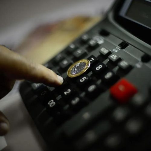 Tesouro prevê contas no vermelho até 2026 e aumento da dívida pública, mesmo com novos impostos