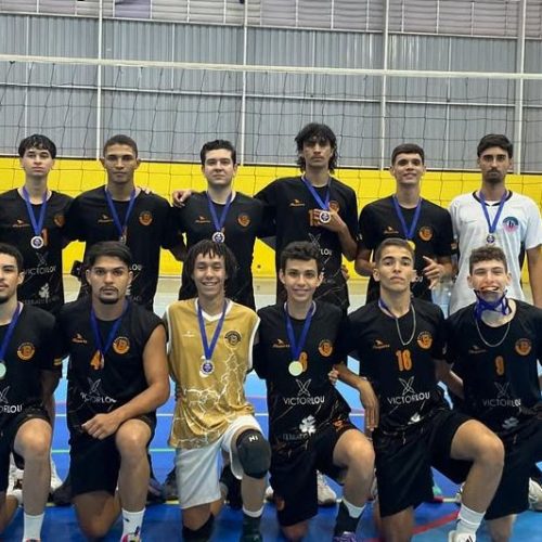 Liga Canedense de Voleibol – Categorias de Base agitam ginásio municipal com 16 equipes