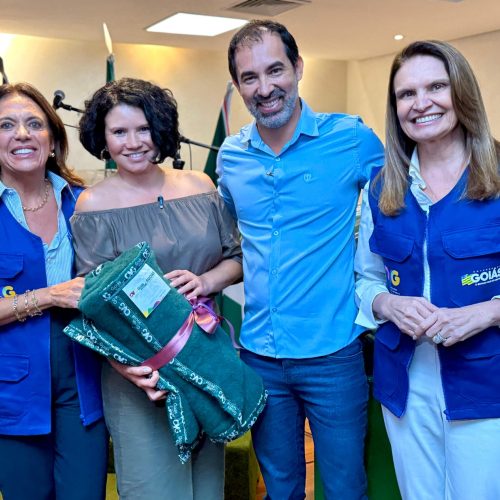 Senador Canedo recebe 1.500 cobertores da campanha “Aquecendo Vidas” em parceria com o Governo de Goiás