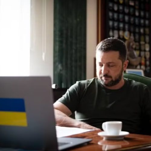 Zelensky acusa Rússia de ignorar ultimato de Trump por cessar-fogo na Ucrânia