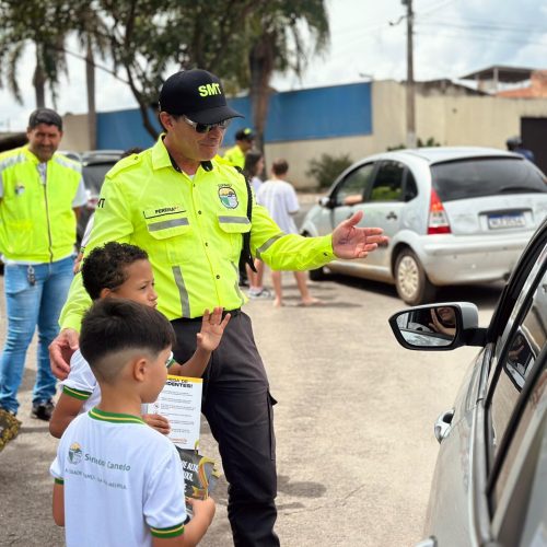 SMT realiza blitz educativa e reforça a importância da educação para o trânsito desde a infância