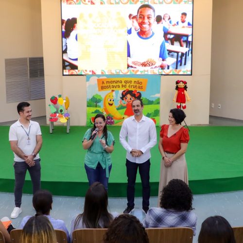 Gestores escolares conhecem novo modelo de merenda escolar em Senador Canedo