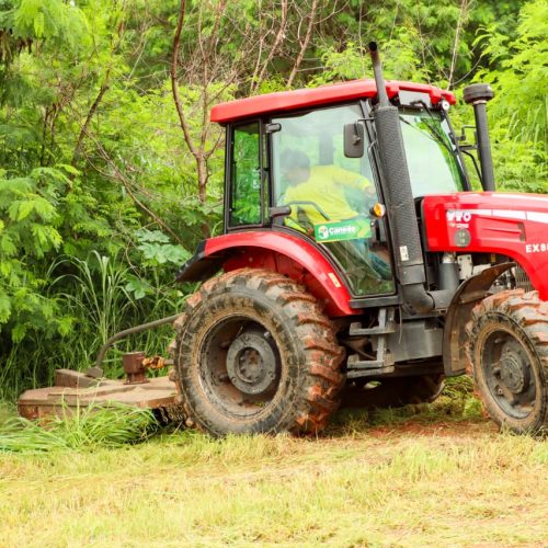 Prefeitura realiza roçagem mecanizada em cinco regiões de Senador Canedo