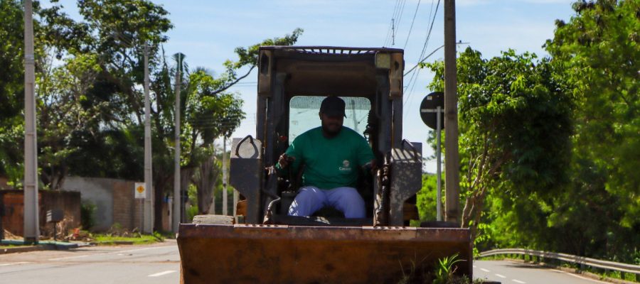 Força-tarefa da SEINFRA atua na recuperação de vias após danos causados pelas chuvas em Senador Canedo