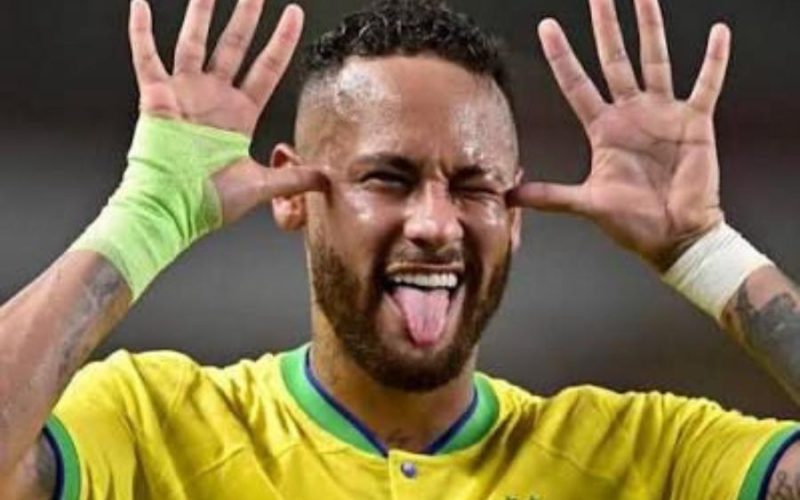 Neymar fica fora do álbum oficial da Copa