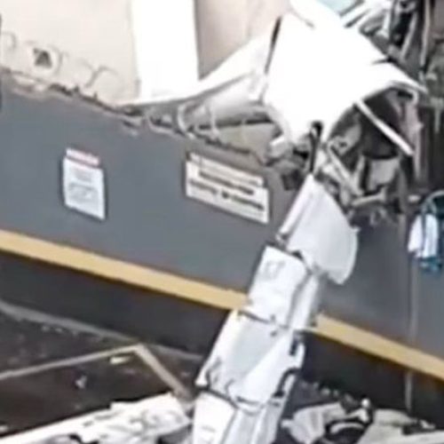 Avião de pequeno porte cai e atinge prédio em Belo Horizonte
