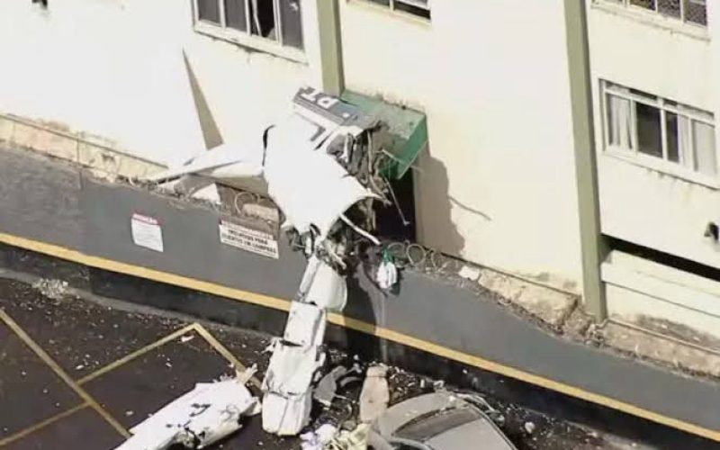 Avião que caiu em Belo Horizonte deixa dois mortos e três feridos graves