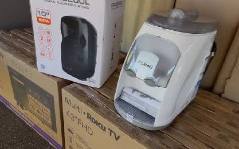 Escolas de Senador Canedo recebem TVs, caixas de som e novos mobiliários