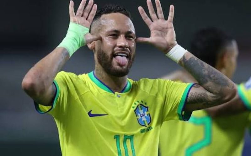 Neymar está na Copa e reacende sonho do hexacampeonato para o Brasil