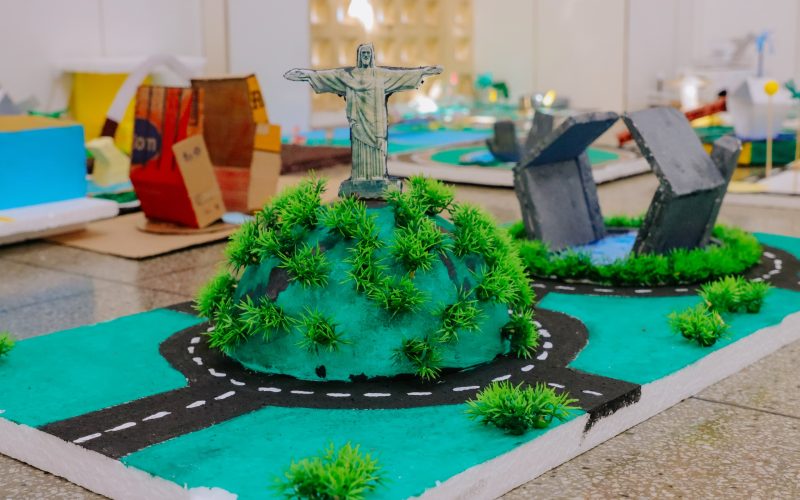 Alunos produzem maquetes de pontos turísticos de Senador Canedo