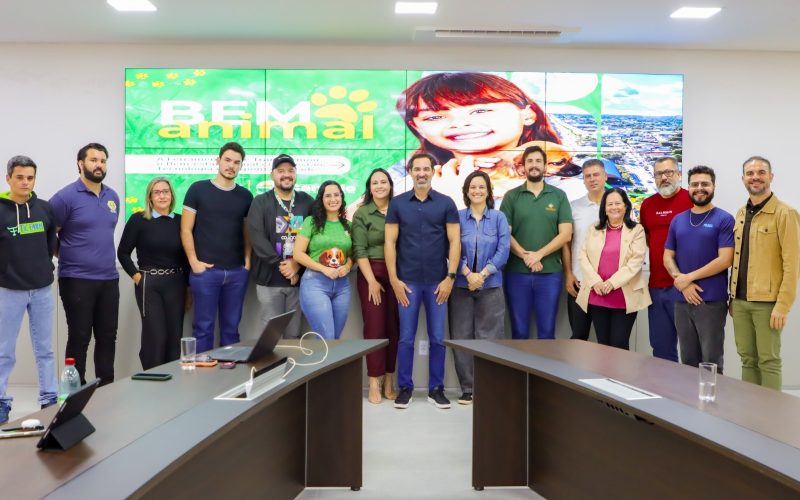 Senador Canedo apresenta Sistema Bem-Animal para representantes de cinco municípios