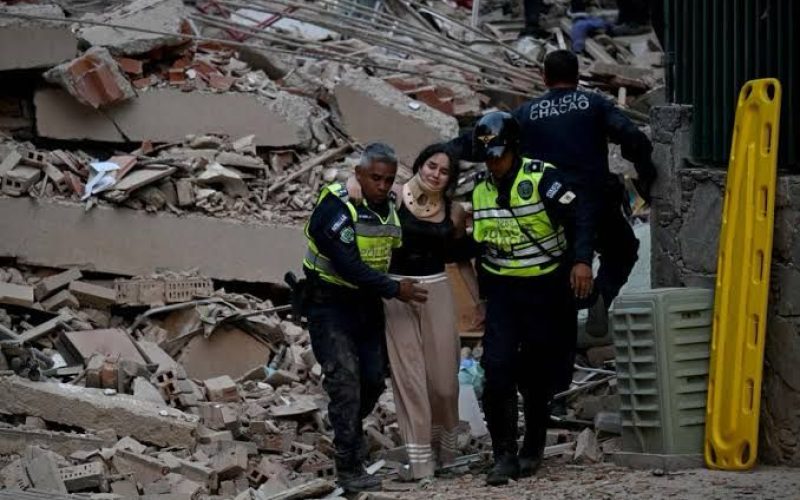 Videos mostram momento do tremor e destruição em Caracas, Venezuela