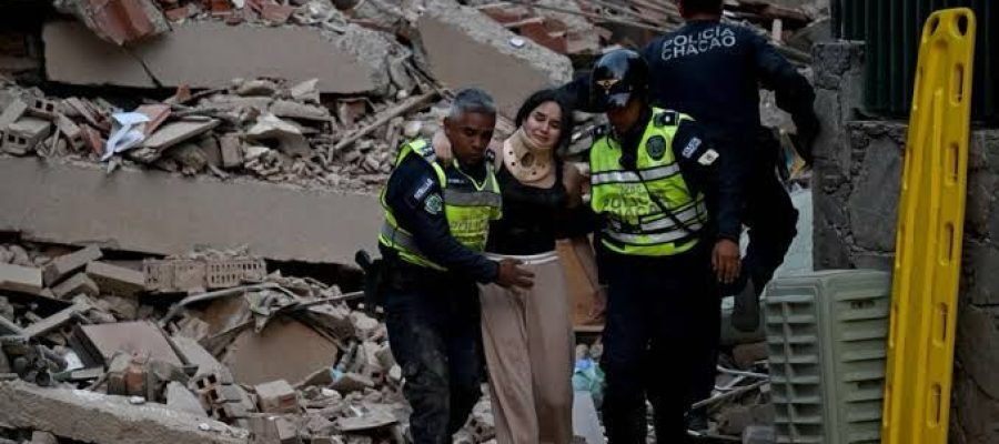 Videos mostram momento do tremor e destruição em Caracas, Venezuela