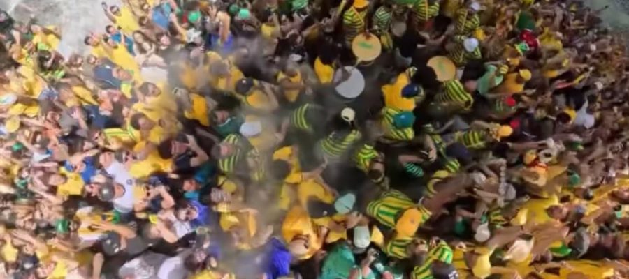 Brasileiros tomam as ruas e mostram mais uma vez a força da torcida na Copa do Mundo
