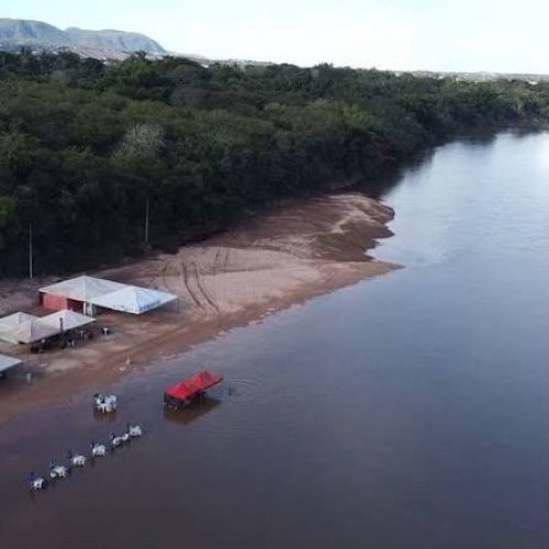 Chuvas tardias elevam nível do Rio Araguaia e comerciantes se adaptam à nova realidade