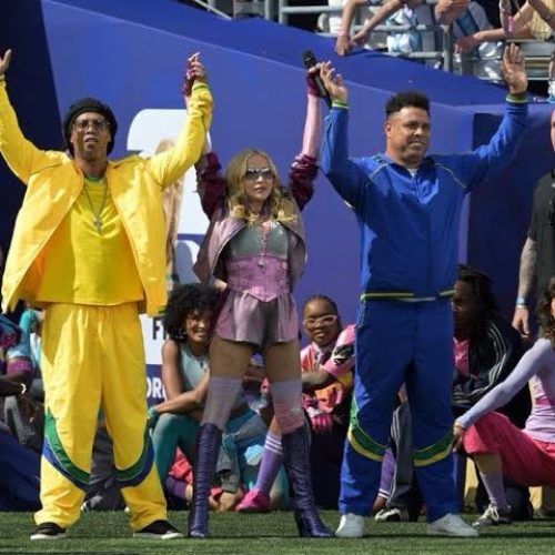 Ronaldos e Madonna roubam a cena no intervalo da final da Copa do Mundo