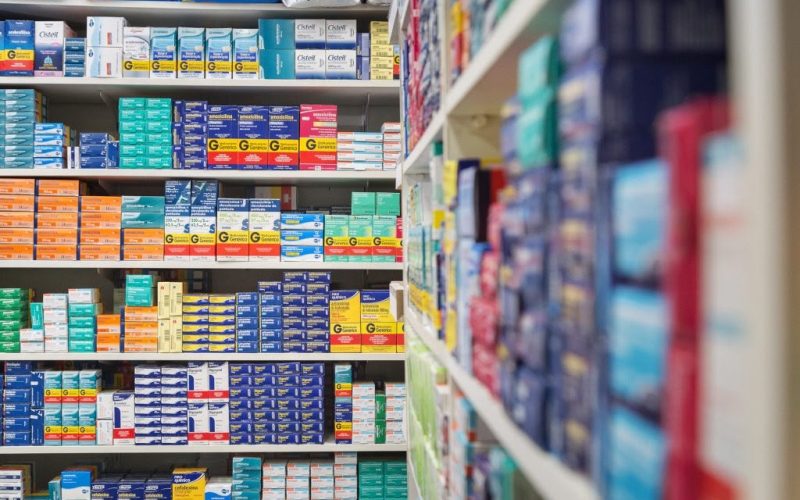 Anvisa muda regra e farmácias poderão vender medicamentos pela Shopee