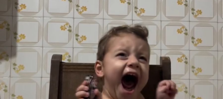 Era para ser uma memória mágica… mas o fantasminha assustou de verdade!