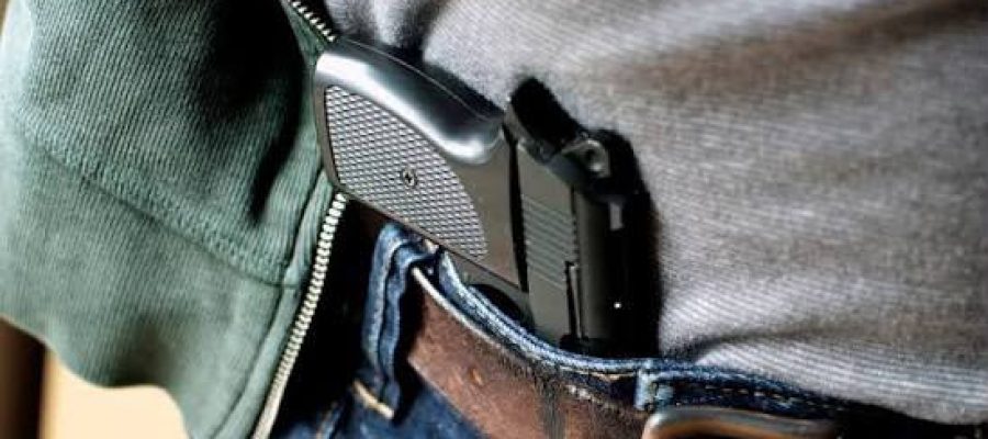 Projeto aprovado na Câmara prevê porte de arma para empresários e MEIs; veja quem poderá ter direito