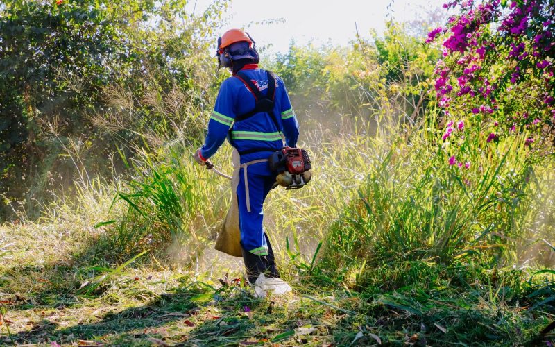 Mutirão leva serviços de infraestrutura, trânsito e saúde ambiental para três regiões de Senador Canedo