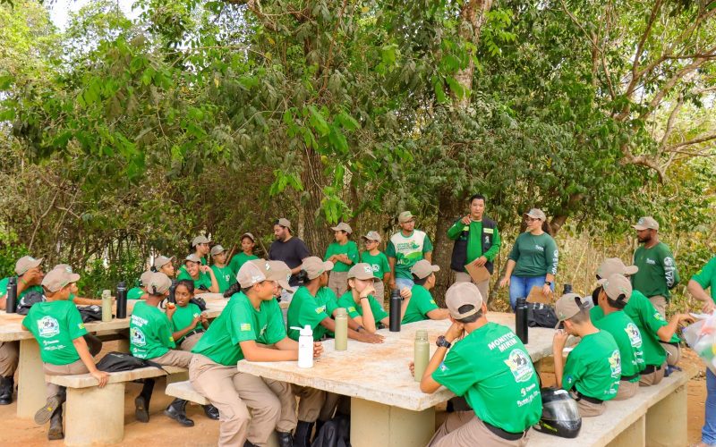 Guardiões Ambientais participam de aula prática no Viveiro Municipal de Senador Canedo