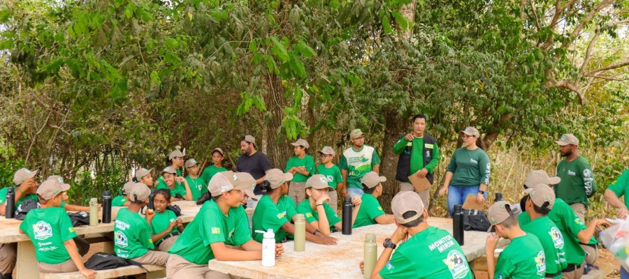Guardiões Ambientais participam de aula prática no Viveiro Municipal de Senador Canedo