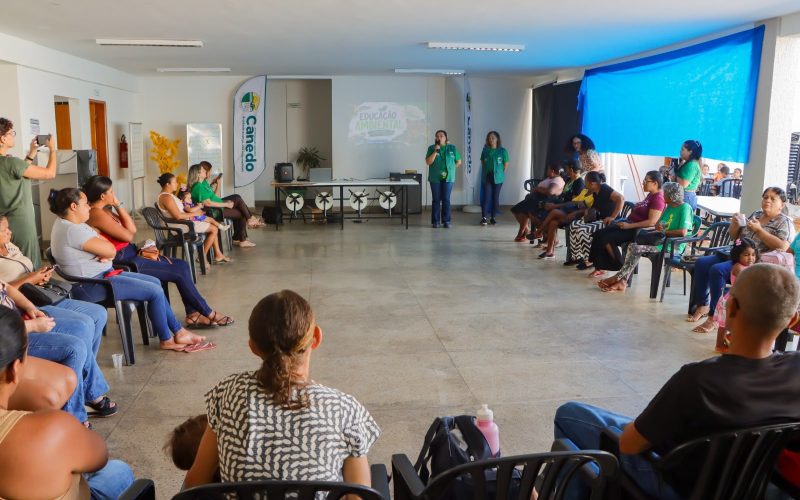 AMMA promove ação sobre reciclagem criativa no CRAS Uirapuru