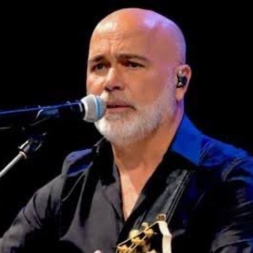 Buscas por helicóptero com cantor Rick entram no segundo dia; aeronave ainda não foi localizada