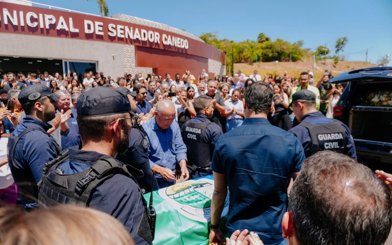 Senador Canedo se despede de Tomás de Aquino com cortejo pelas ruas da cidade