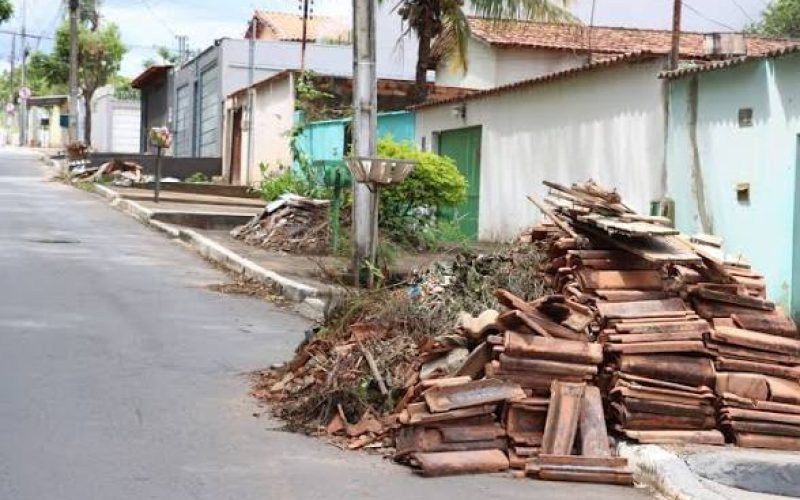 Campanha orienta moradores de Senador Canedo sobre descarte correto através do cata-treco