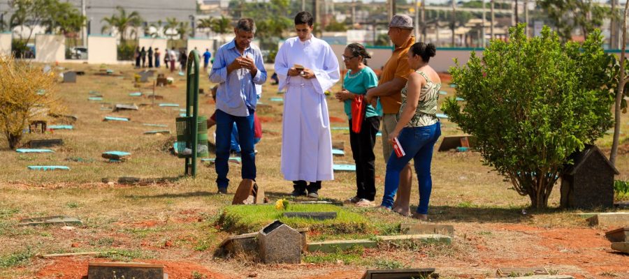 Dia de Finados terá missas no Cemitério Municipal e na Igreja Matriz de Senador Canedo